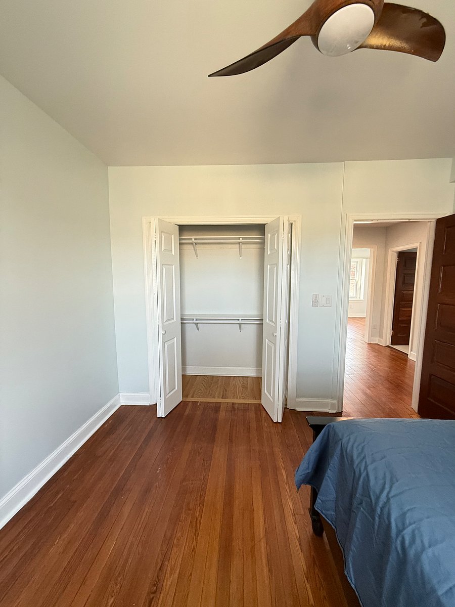 Furnished bedroom - 2nd floor