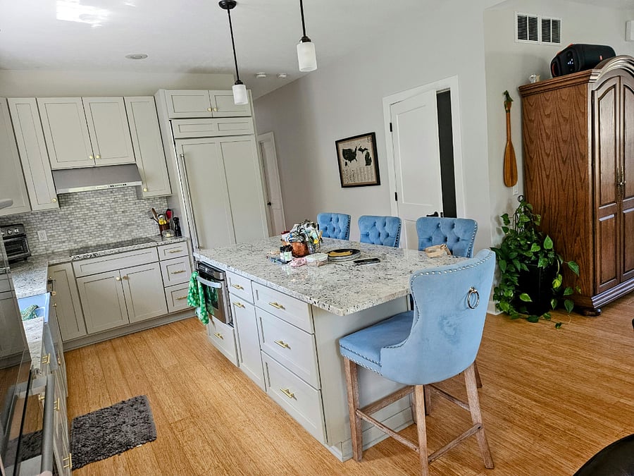 Eat in kitchen
