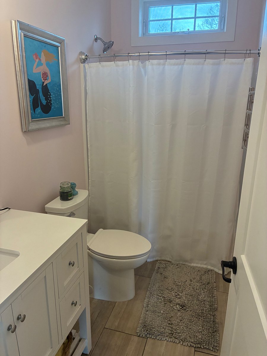 Main floor bathroom