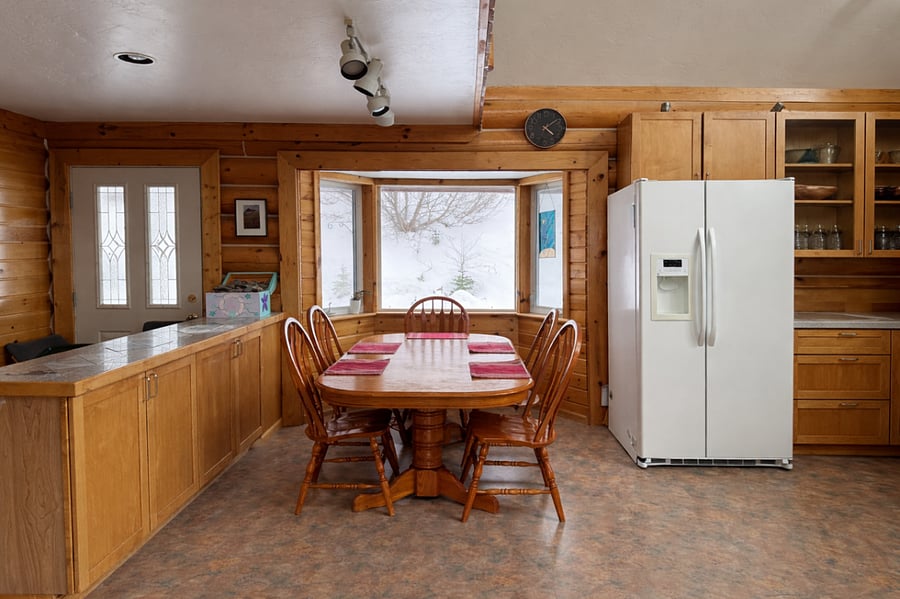 Dining area adjacent to kitchen