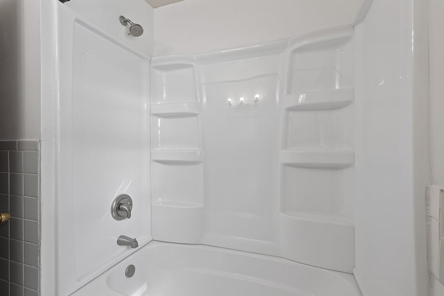 Newer tub/Shower combo!