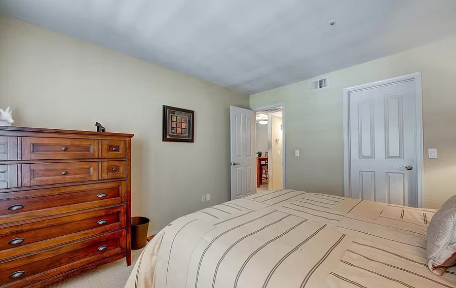 2nd bedroom. 