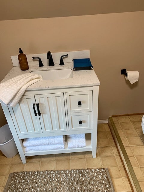 2nd Floor 1/2 Bath