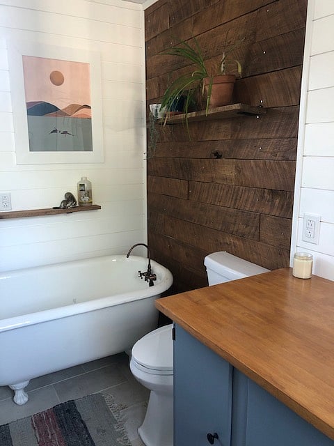 Extremely comfortable clawfoot tub!