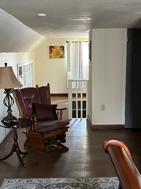 2nd-floor reading nook