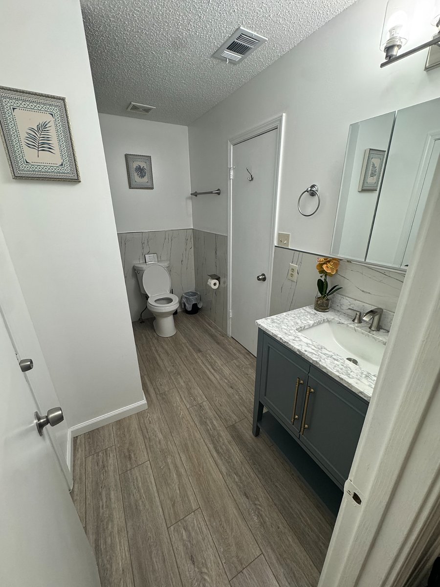 Jack and Jill 2nd floor Bath