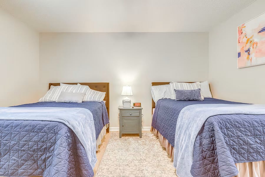 Second floor bedroom 4 - 2 full beds