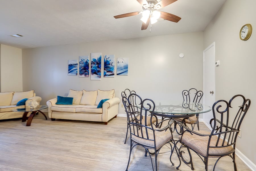 Living / dining area