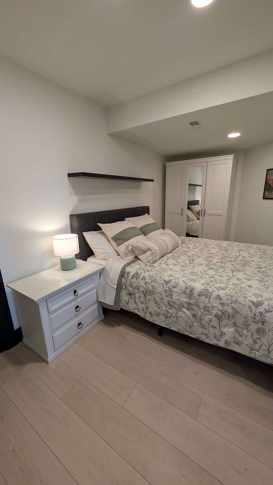 Comfortable Novaform 10" Queen Mattress