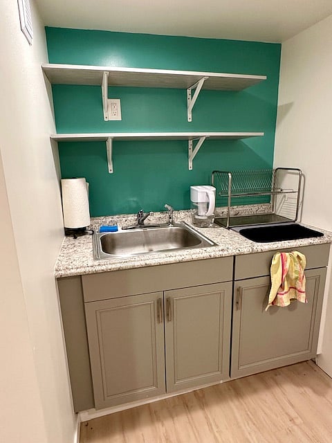 Kitchen sink
