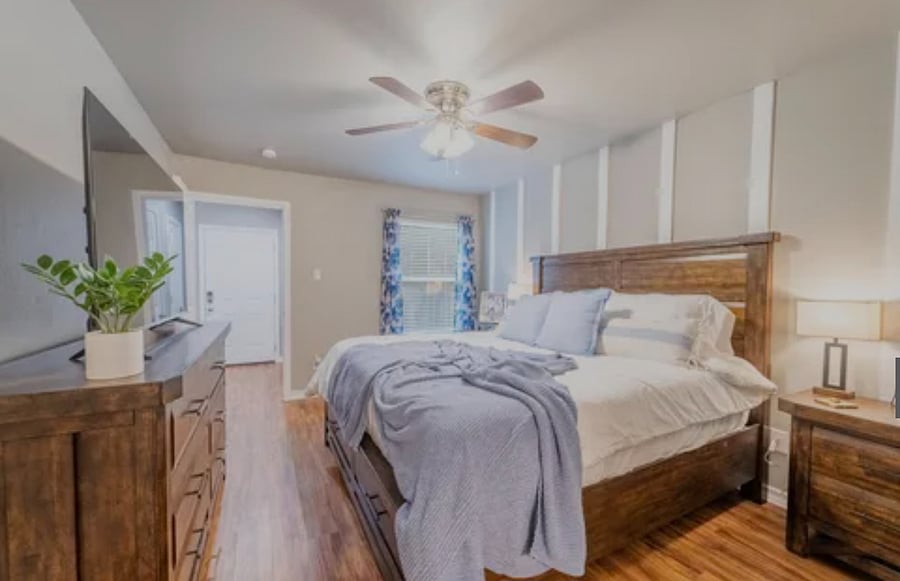 Master bedroom KingMaster