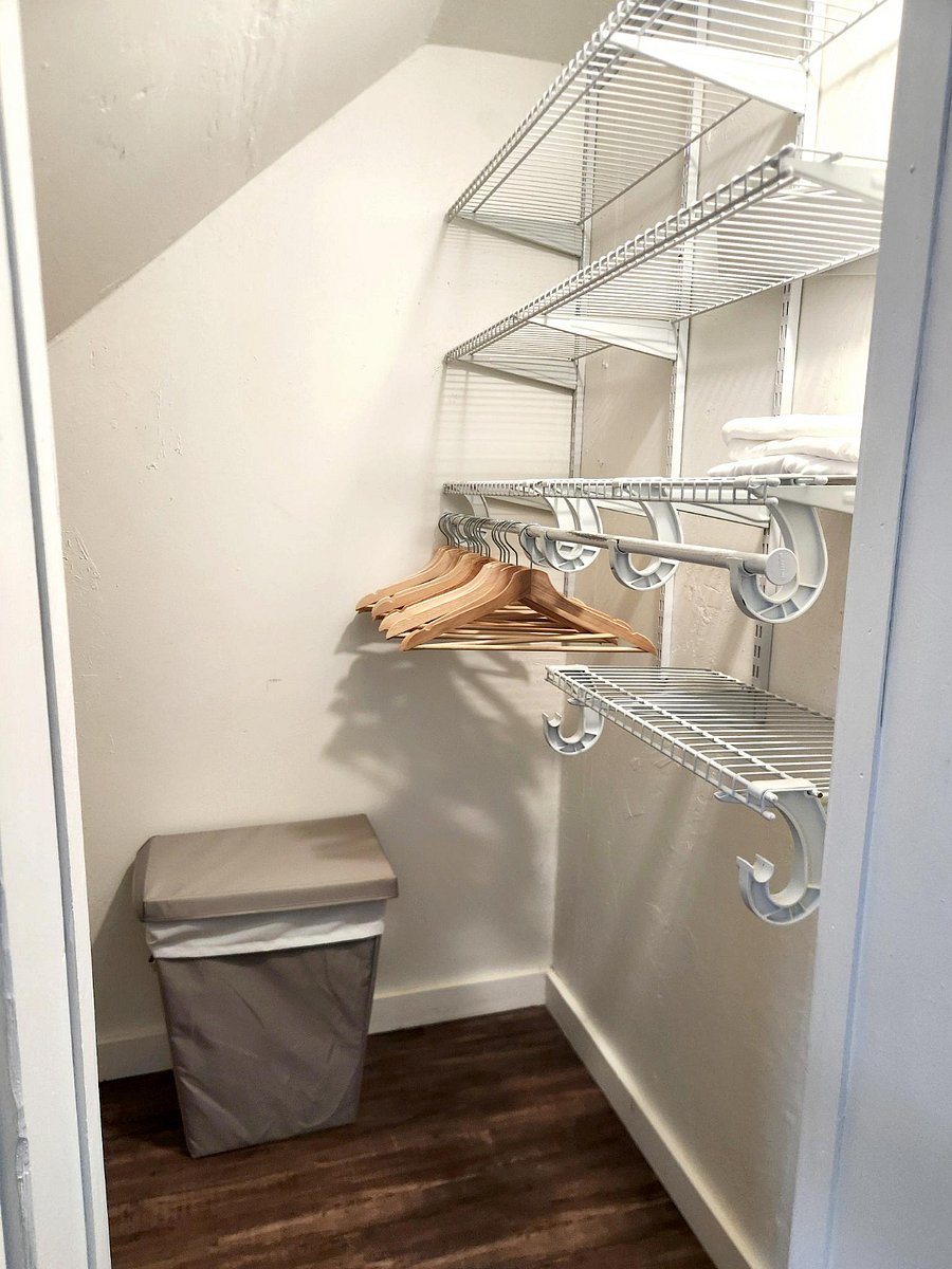 Bedroom 1 Closet