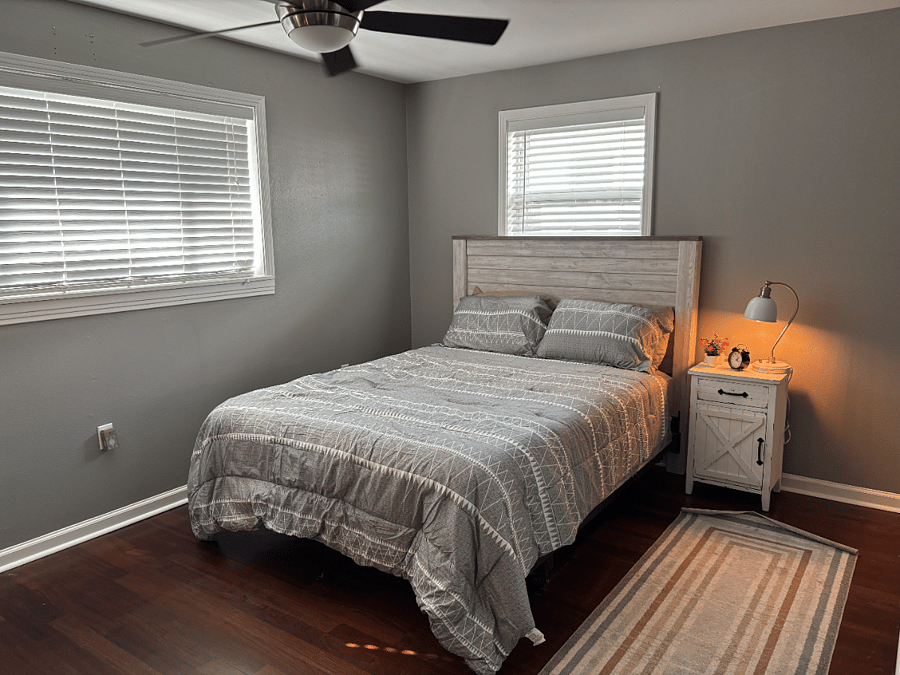 Office/2nd bedroom; full bed; full closet