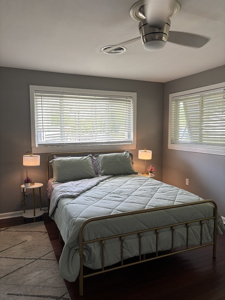 Primary bedroom; Q bed