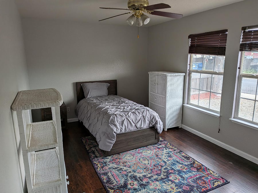 Large Bedroom #4