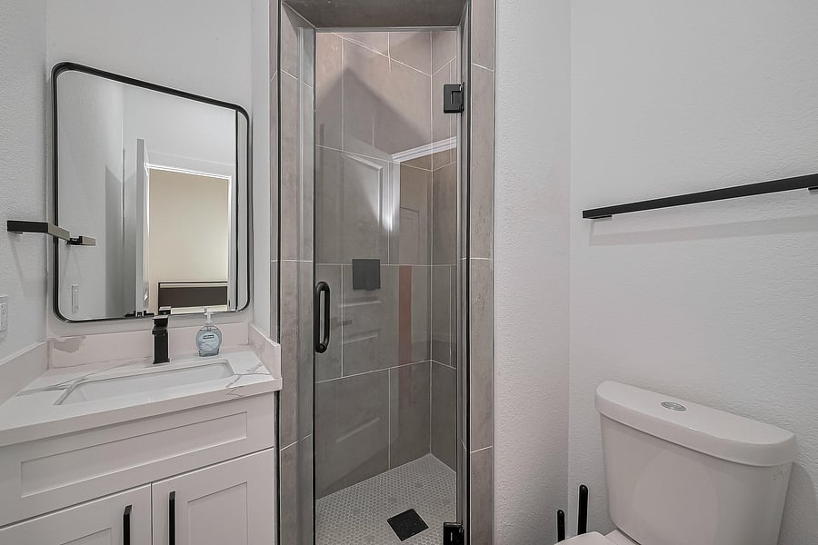The Warhols's Private Ensuite Bathroom.