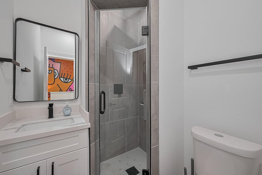 The Picasso's Private Ensuite Bathroom.