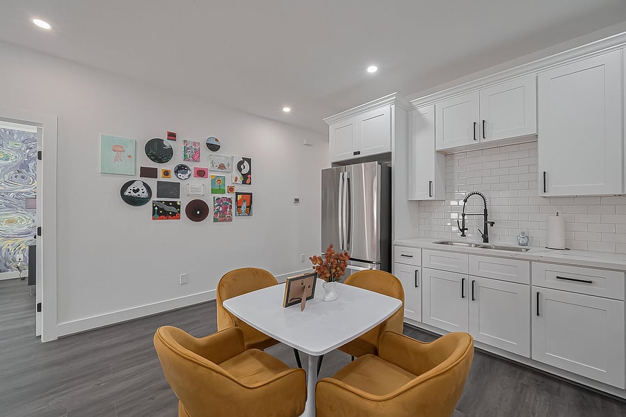 Kitchen & Dining Area