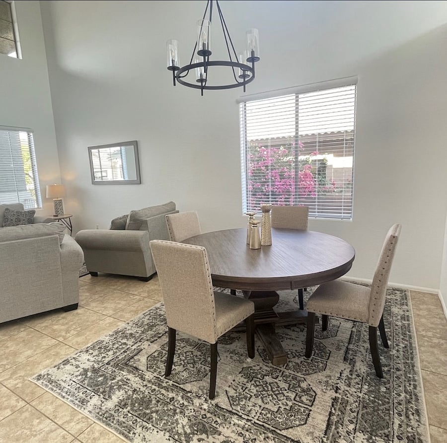 Formal dinning room 