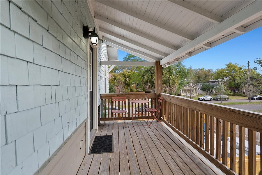 Upper patio deck
