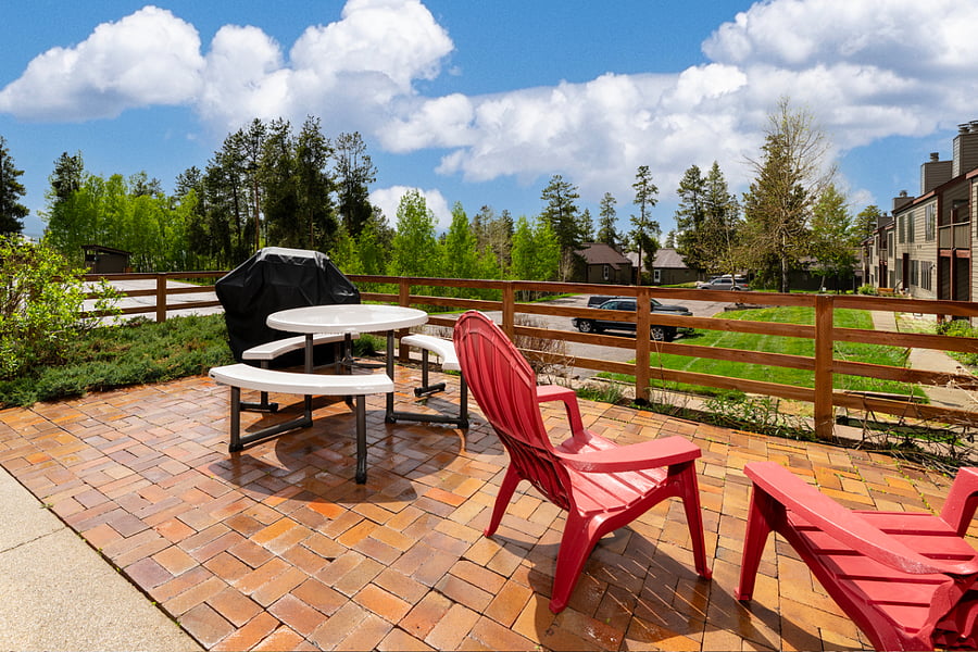 Common Area with Grill, Table and Chairs