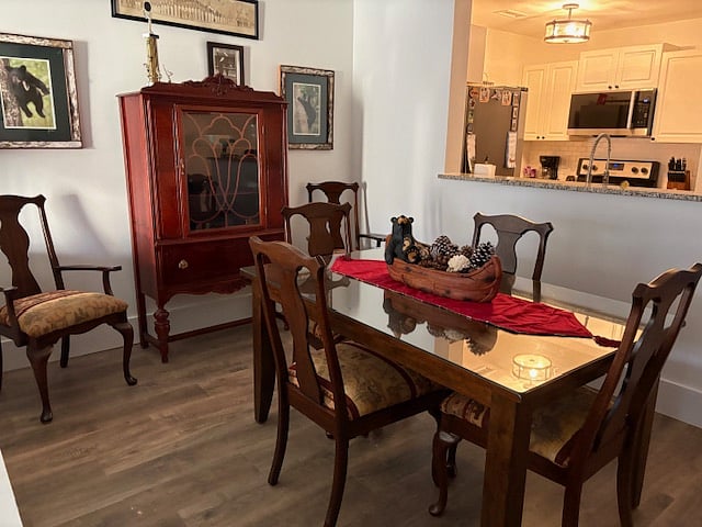 Dining Room to Kitchen