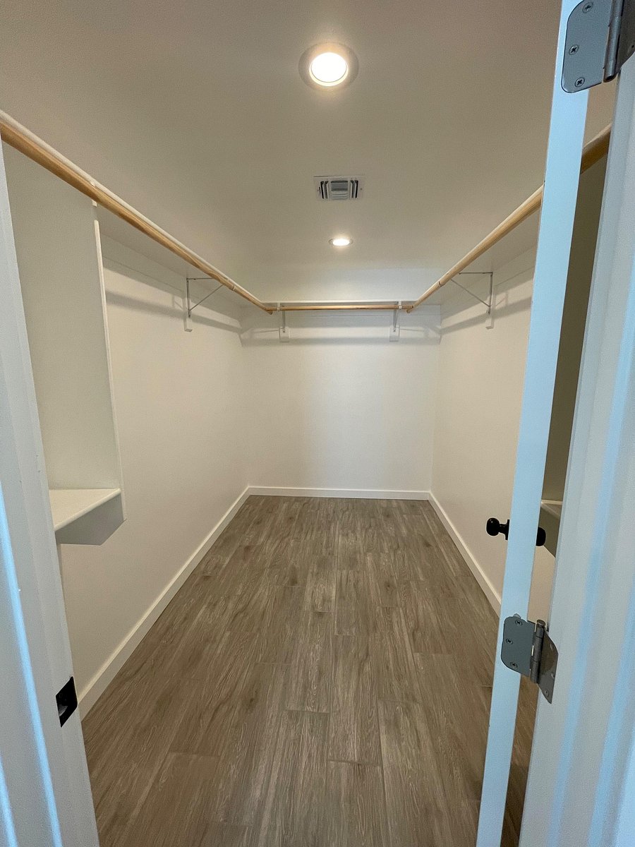 Walk in Closet
