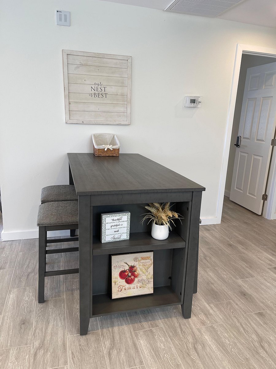 Front house dining