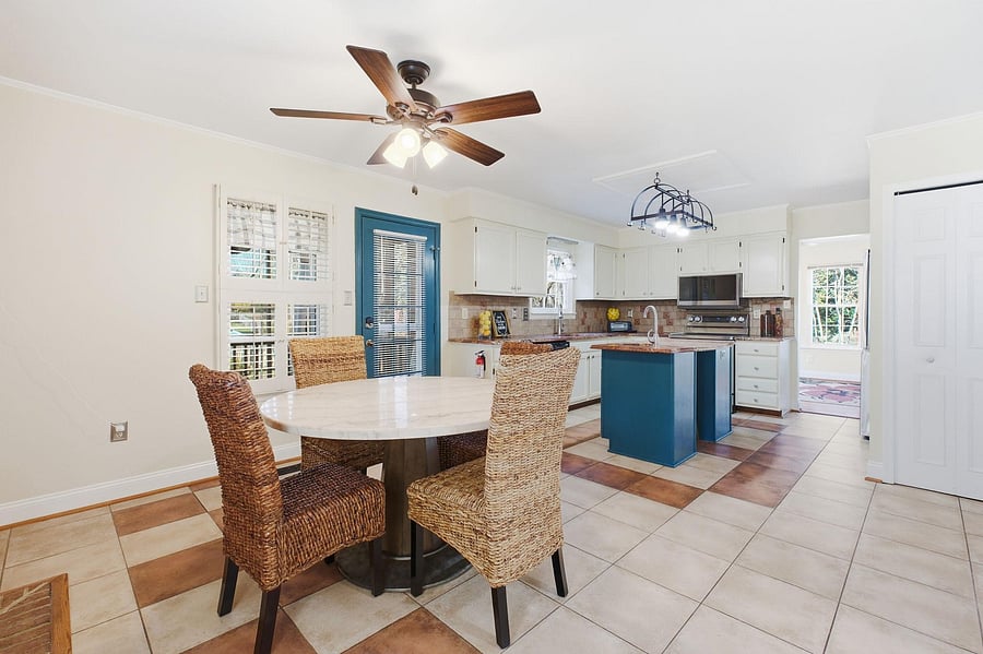 Kitchen Dining Area