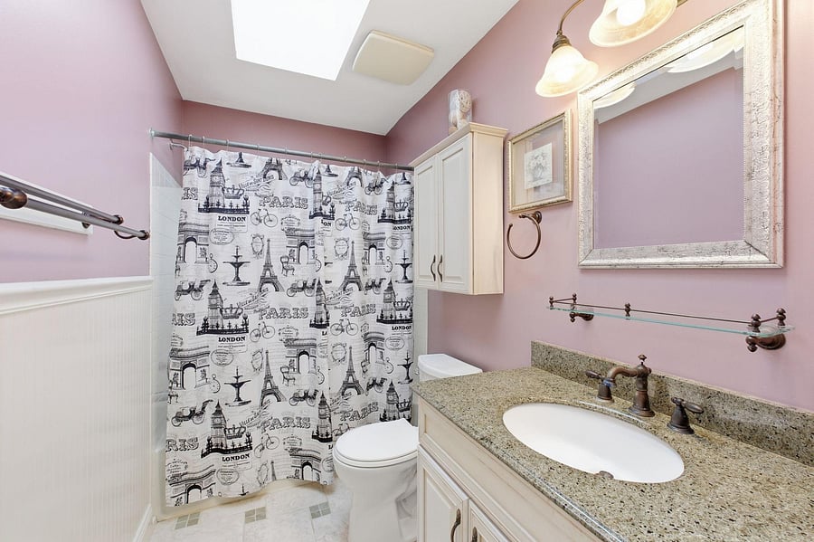 Private Tub and stand-up shower