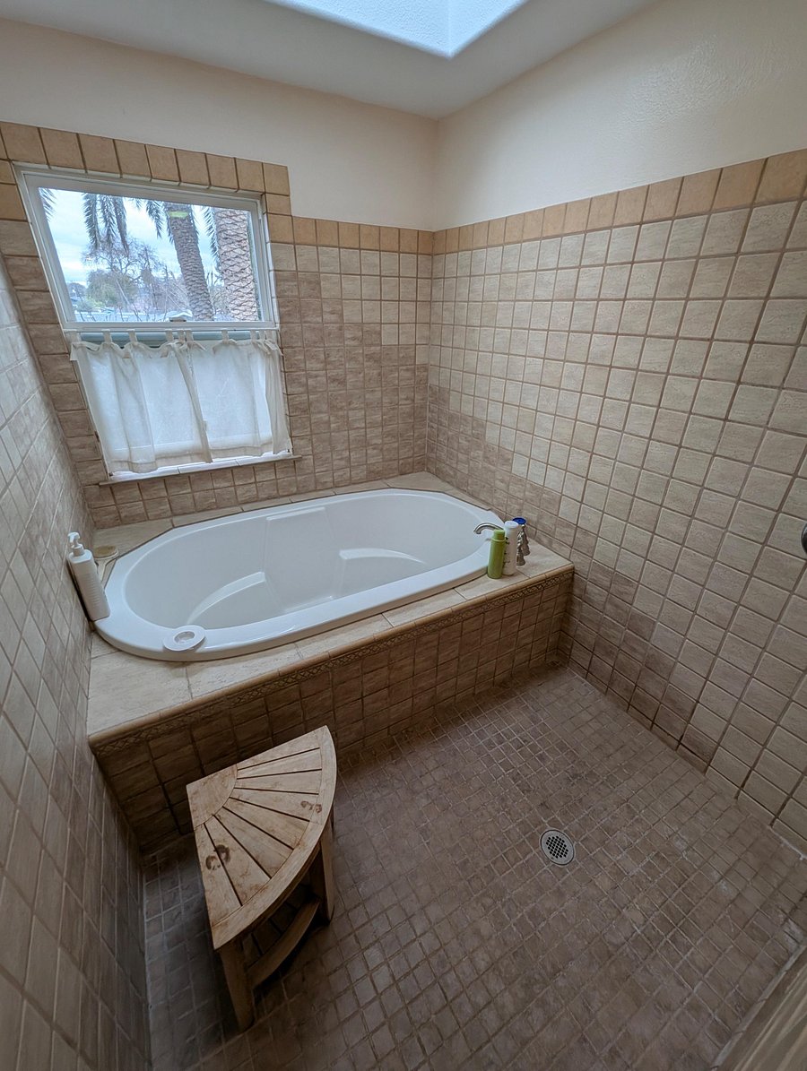 Private Master Bathroom Tub area