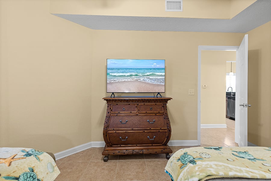 2 Twins Bedroom + TV