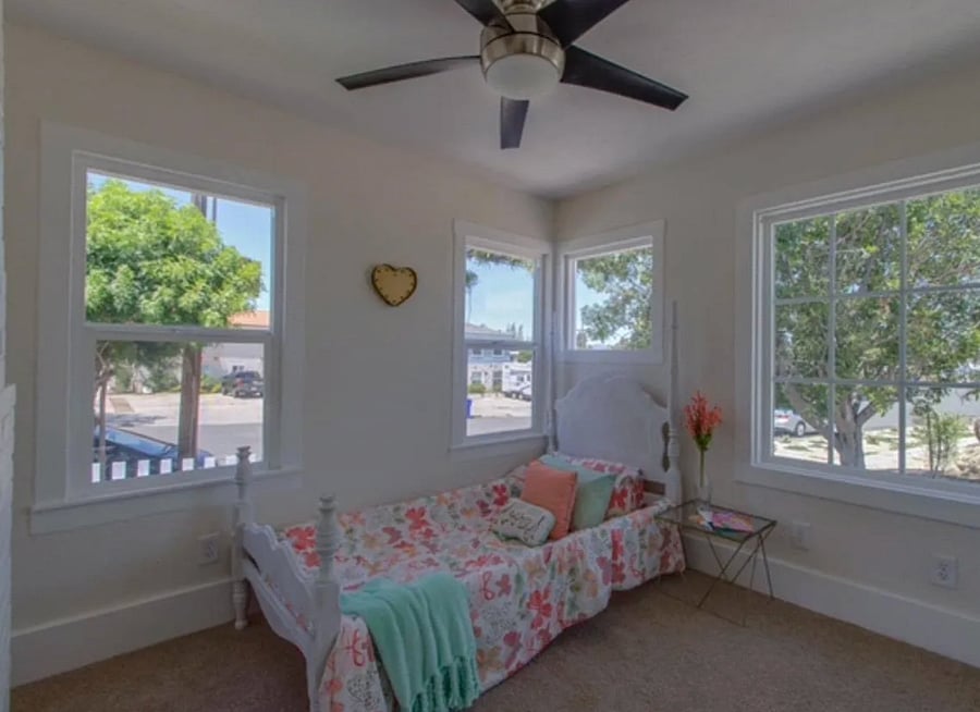 These photos are staging furniture, updated photos soon.