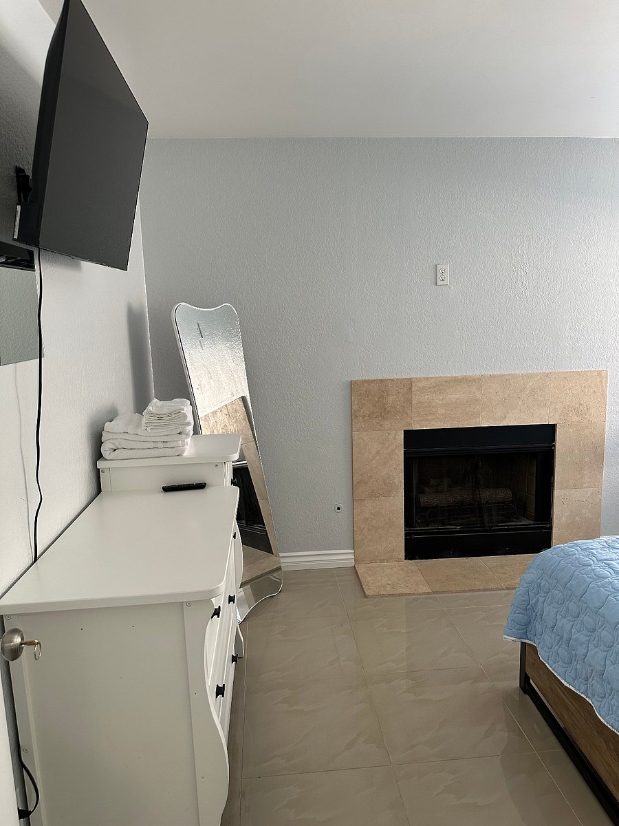 Downstairs Bedroom 1