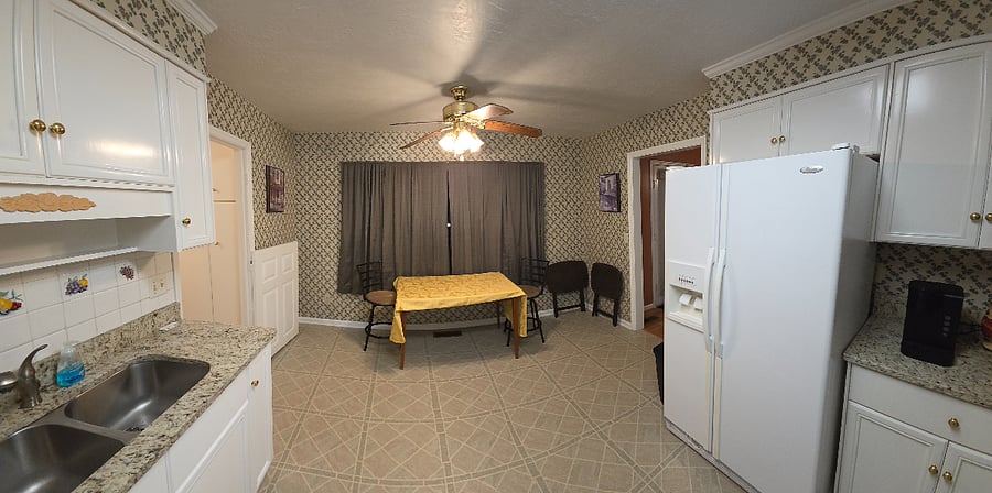 Eat in kitchen