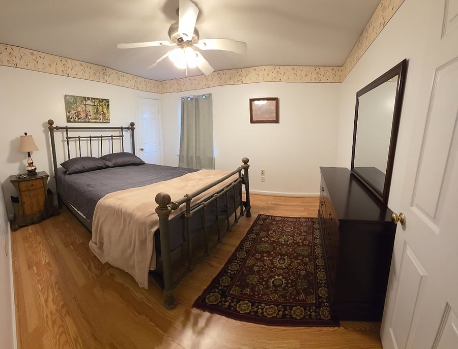 2d Bedroom with queen size bed, dresser/mirror