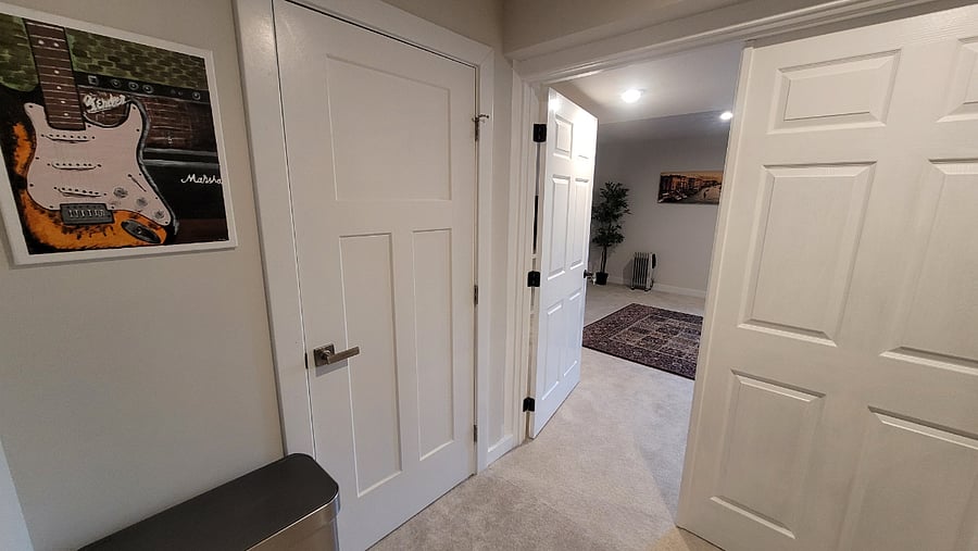Utility room door close. Laundry are in Utility roo.