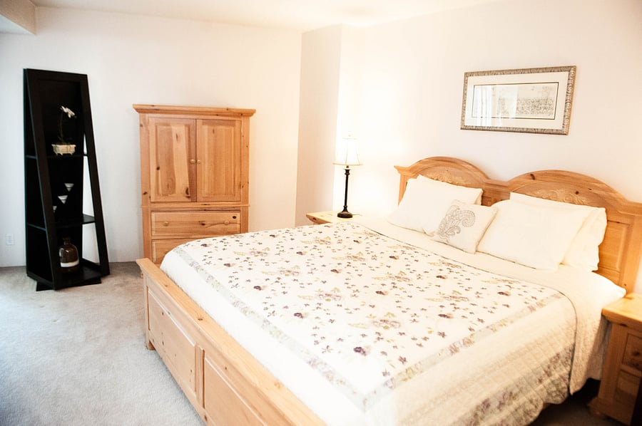 Master Bedroom, California King bed
