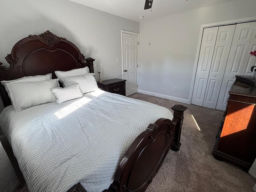 Room 2 (upstairs)
