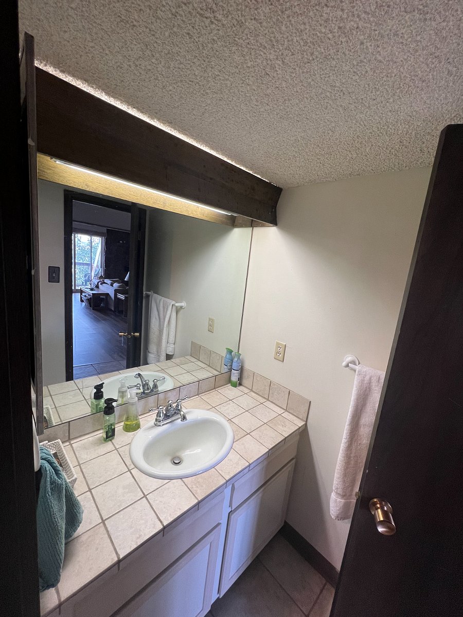 main floor full bathroom