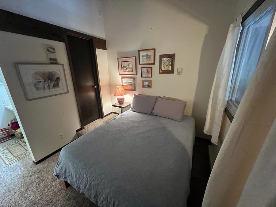guest bedroom