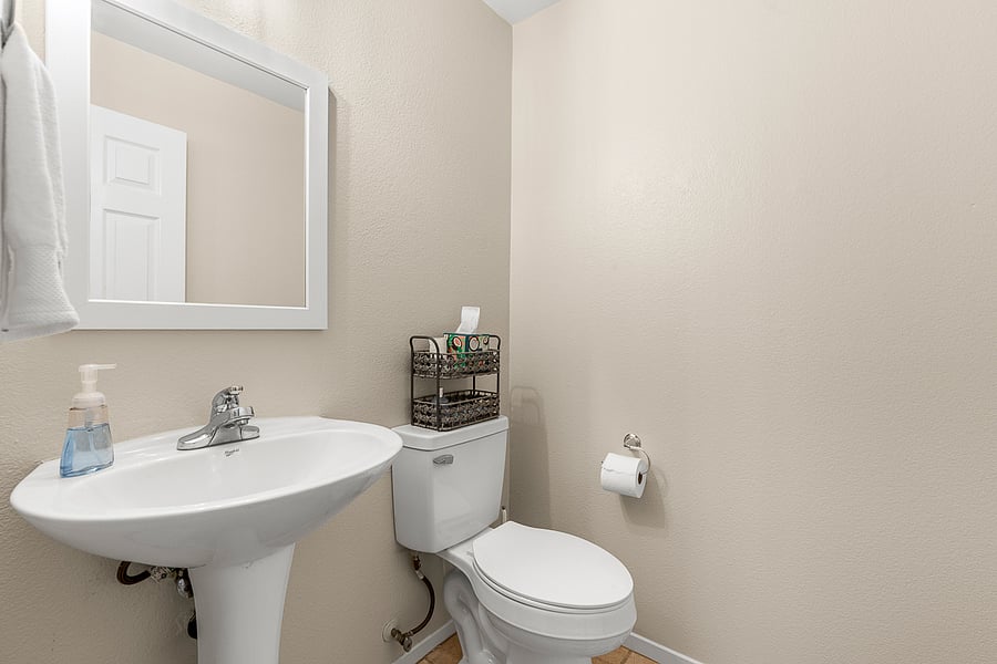 Downstairs 1/2 bath