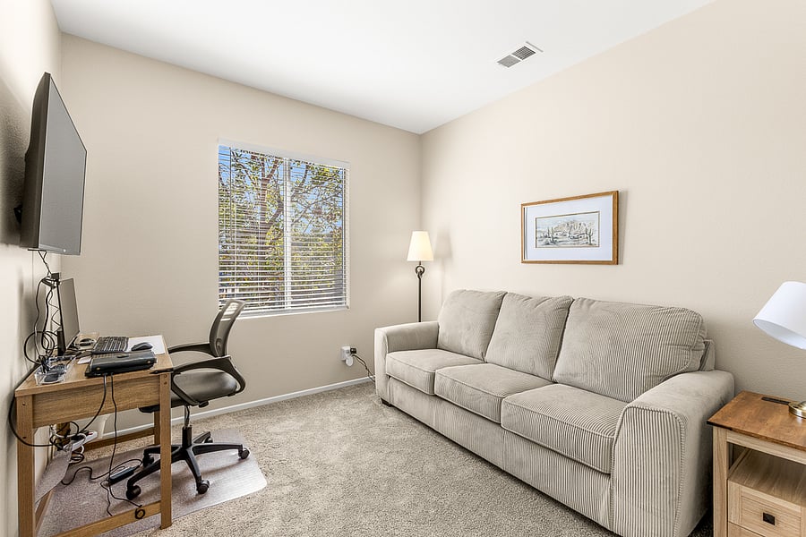 Den/4th bedroom Couch or twin bed optional
