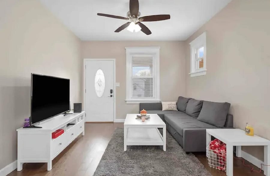 FRONT ENTRY TO LIVING ROOM 