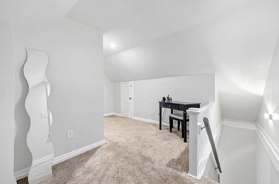 WORK SPACE/ KIDS PLAY AREA. MULTIFUNCTIONAL SPACEUPSTAIRS FOYER CAN BE USED FOR: OFFICE 