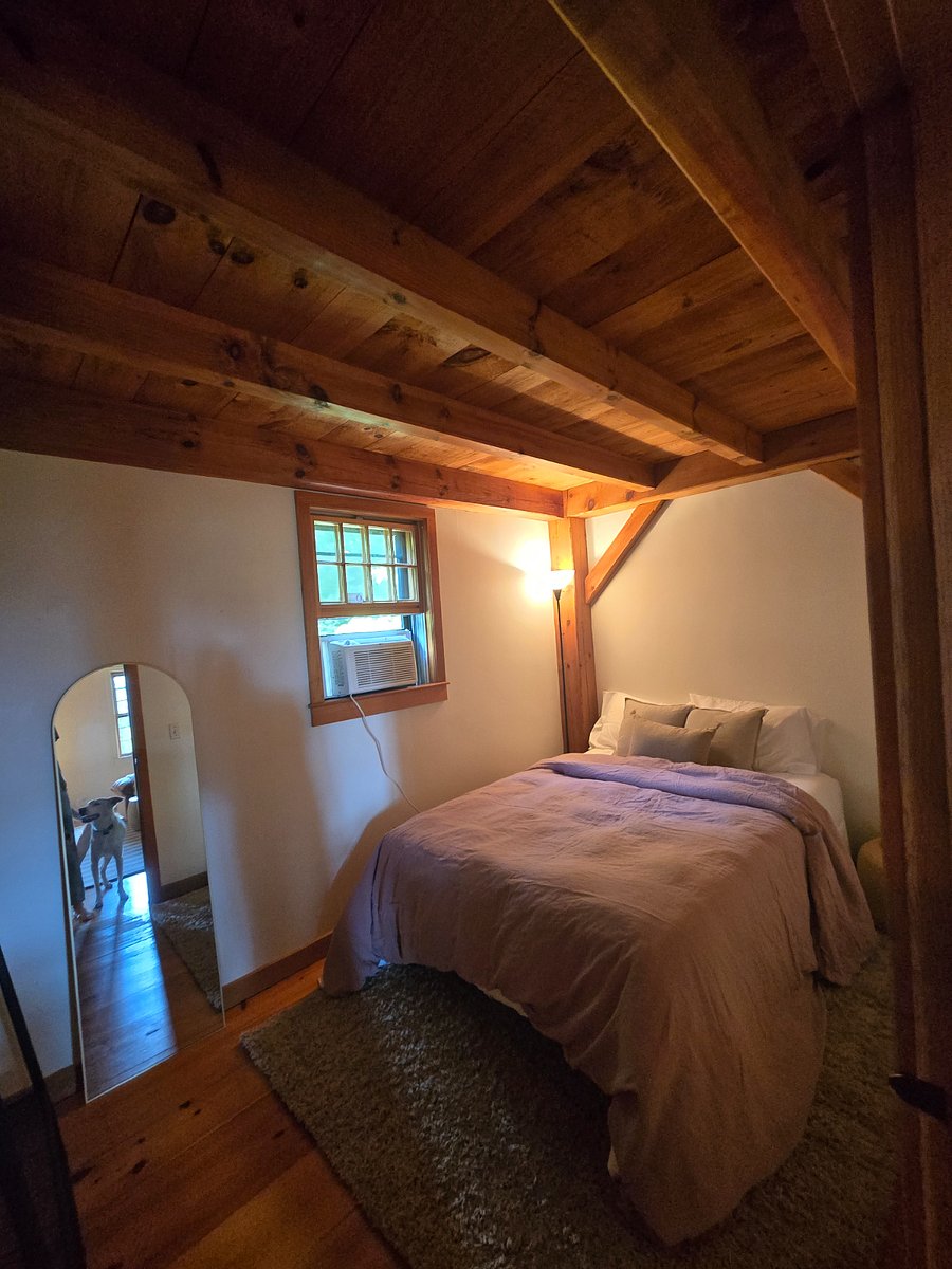 First floor guest bed with full bed