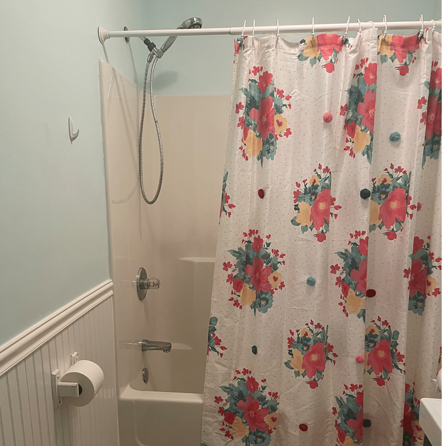 Easily accessible bathroom 