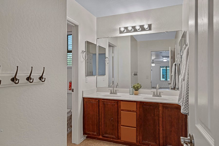 Upstairs shared bathroom