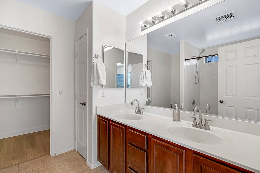 Room 1 Private Bathroom