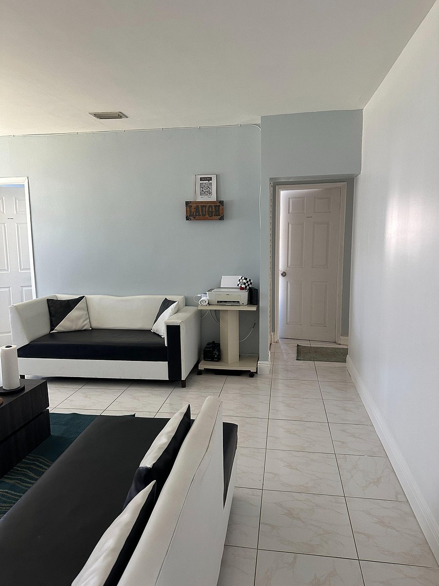 Living room / Room #3